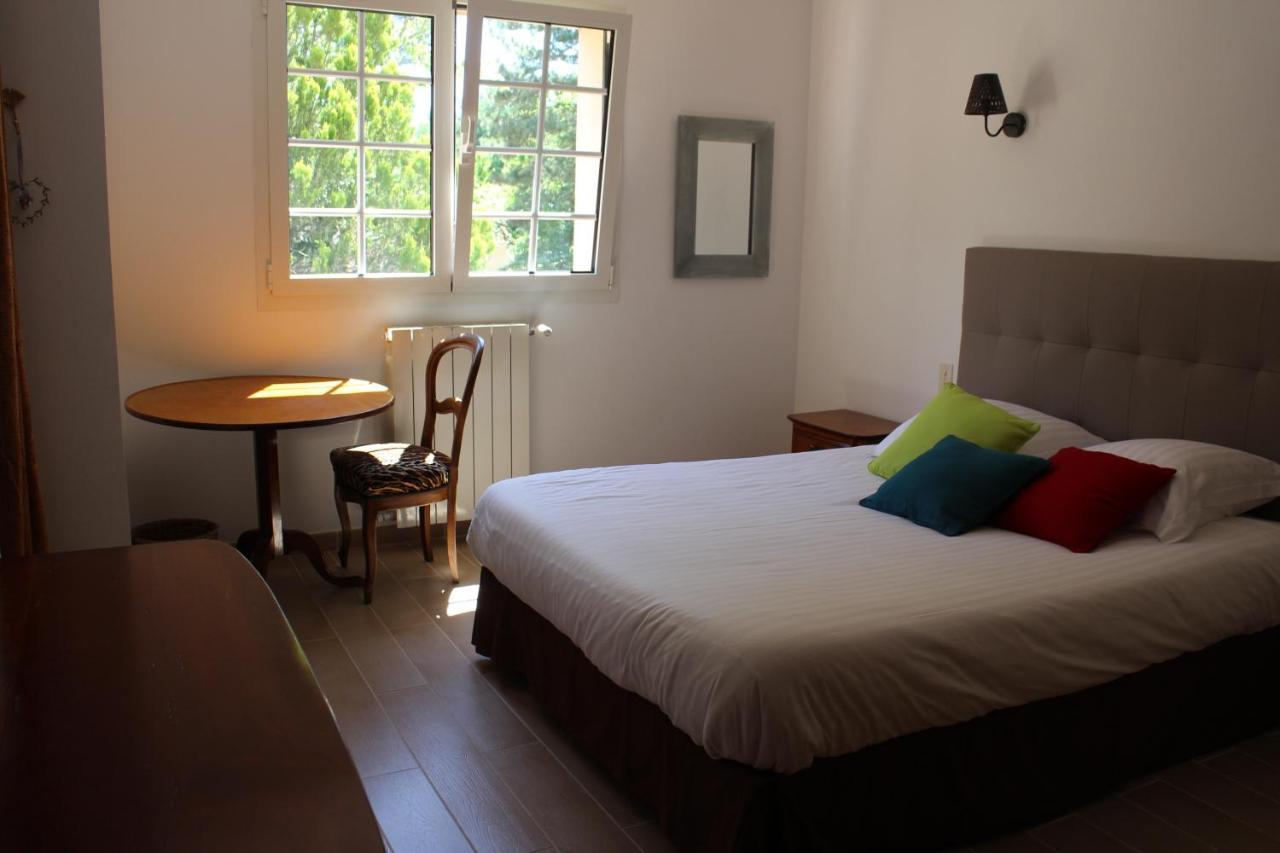 Le Chene Et L'Eau Bed & Breakfast Roquebrune-sur Argens Bagian luar foto